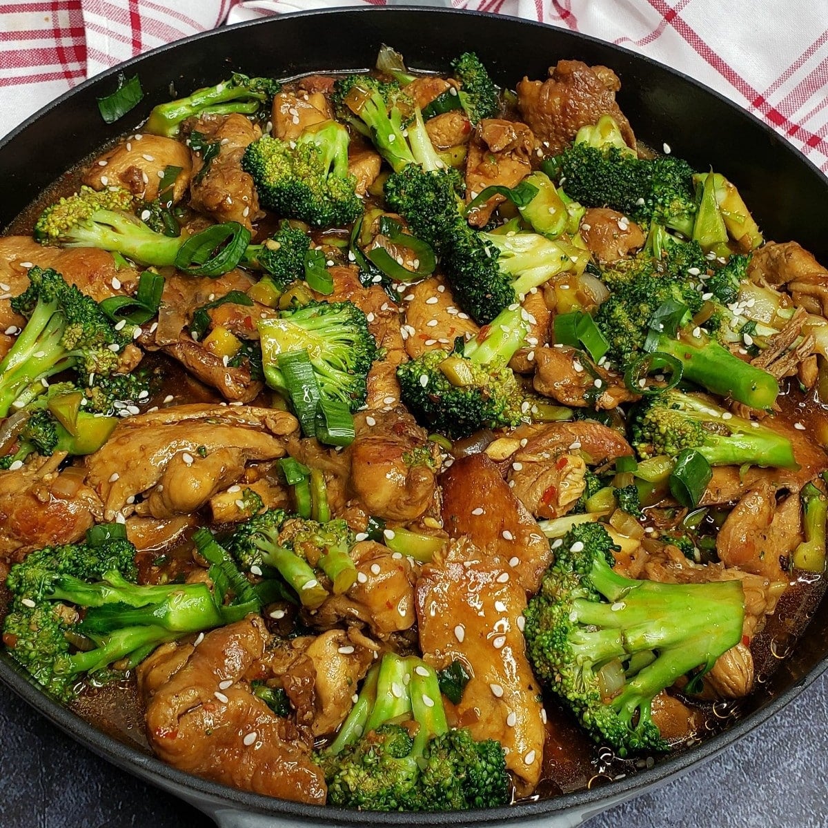 Easy Restaurant-Style Chicken & Broccoli Stir Fry Fast